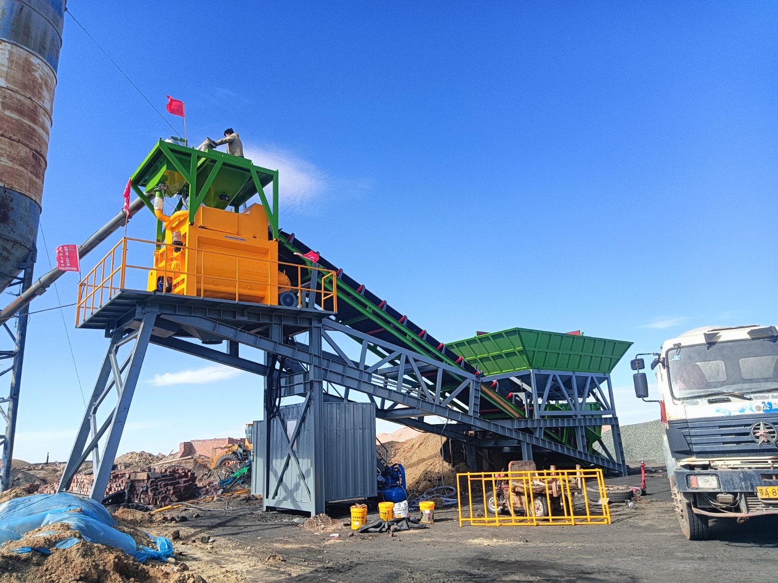 移动式混凝土搅拌站设备/移动式搅拌站/混凝土搅拌站/免基础搅拌站